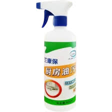 White and green spray bottle with a blue nozzle and Chinese label.